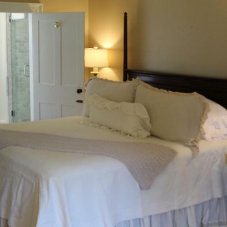 Federal House Inn Ли Экстерьер фото