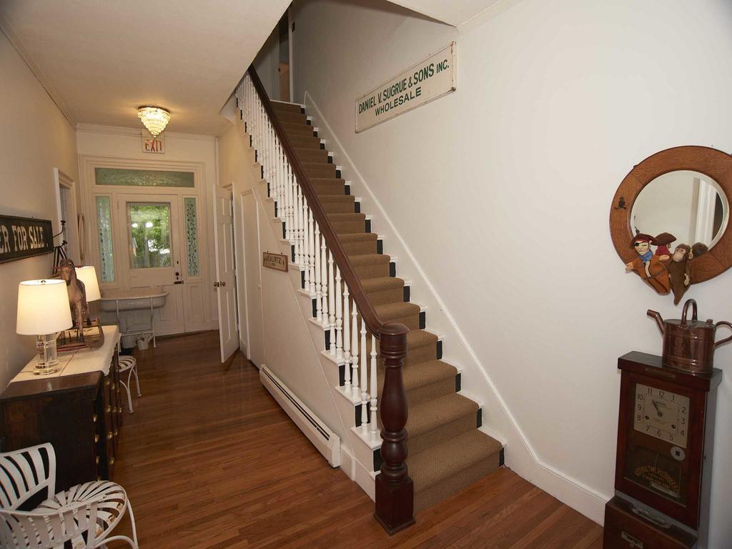 Federal House Inn Ли Экстерьер фото
