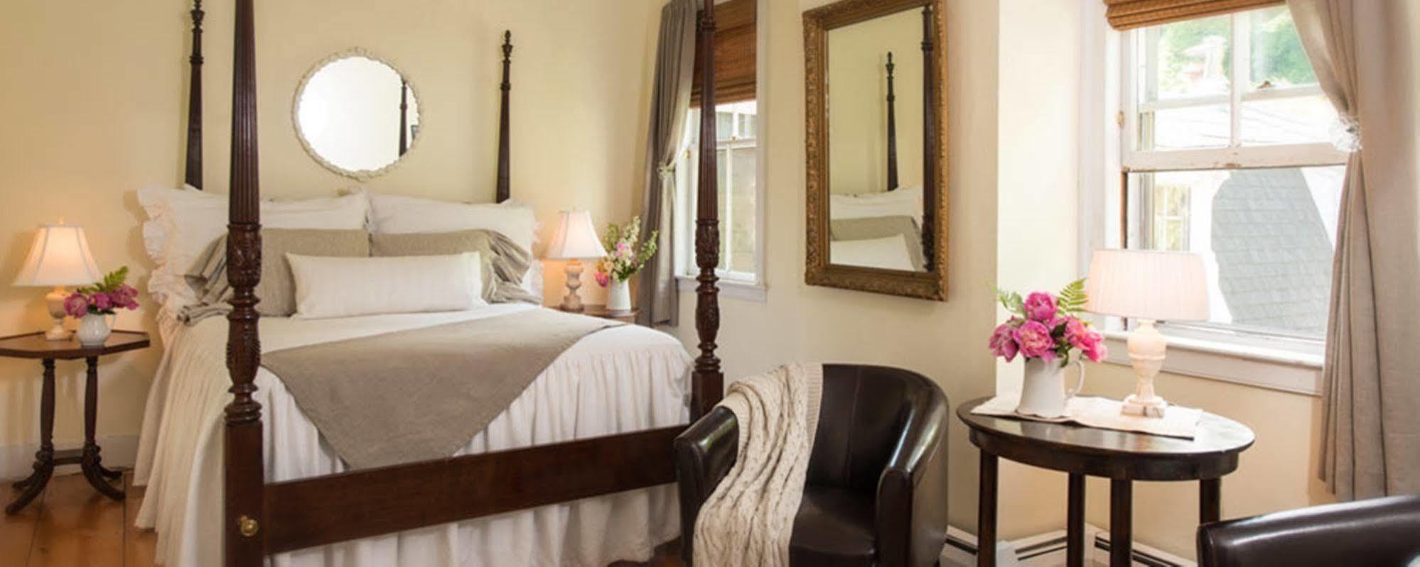 Federal House Inn Ли Экстерьер фото