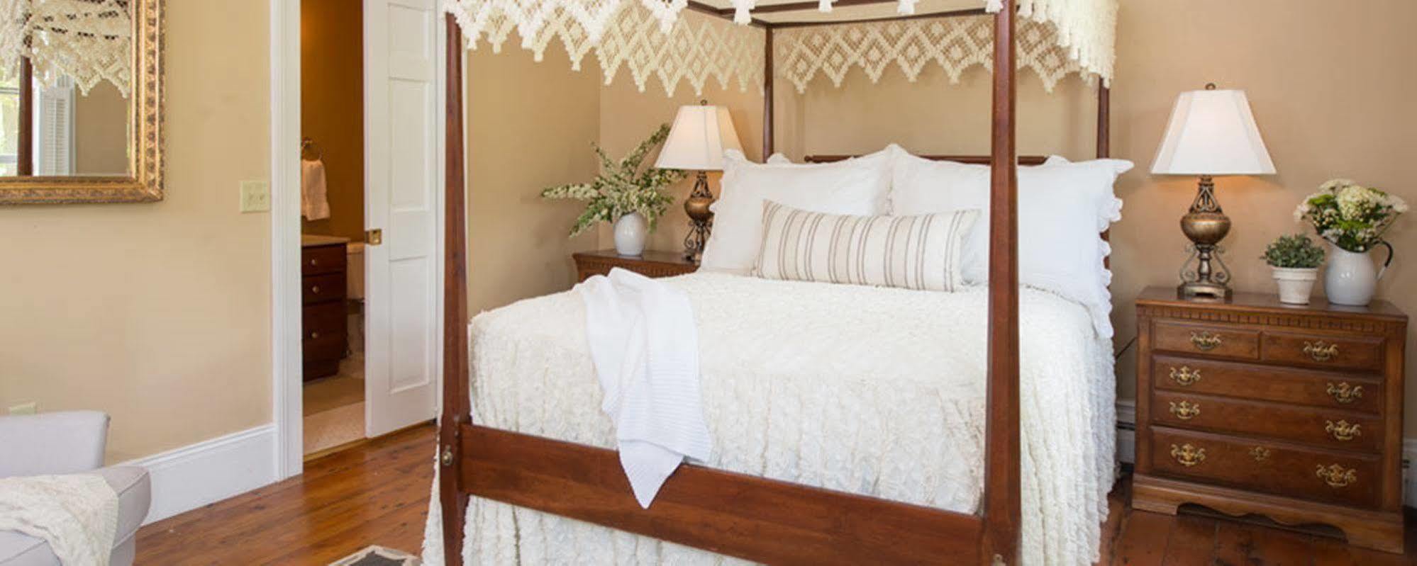 Federal House Inn Ли Экстерьер фото