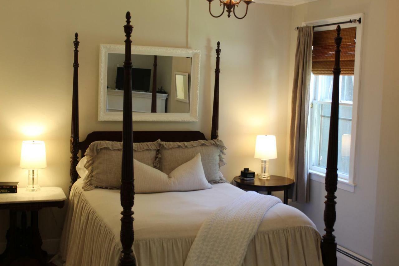 Federal House Inn Ли Экстерьер фото