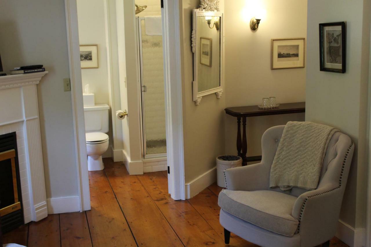 Federal House Inn Ли Экстерьер фото